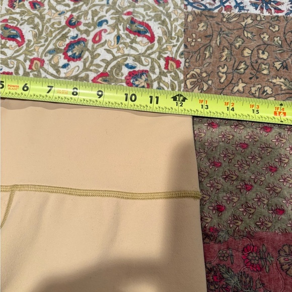 Fabletics PowerHold® Leggings cream/tan - Picture 6 of 9